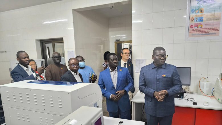 Inauguration du nouveau pôle Mère-Enfant de l’hôpital d’Elavagnon : des équipements modernes pour améliorer soins, maternité et pédiatrie.