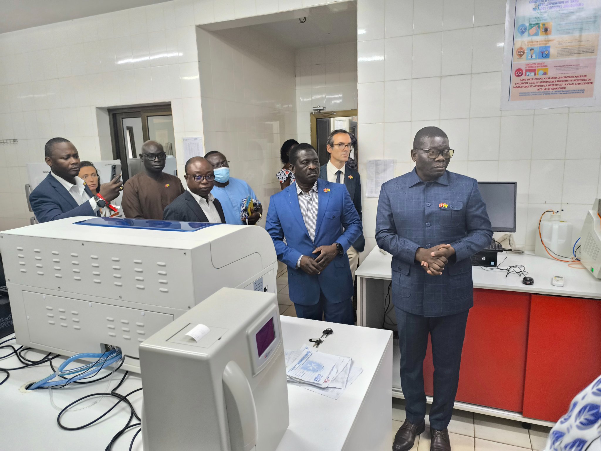 Inauguration du nouveau pôle Mère-Enfant de l’hôpital d’Elavagnon : des équipements modernes pour améliorer soins, maternité et pédiatrie.