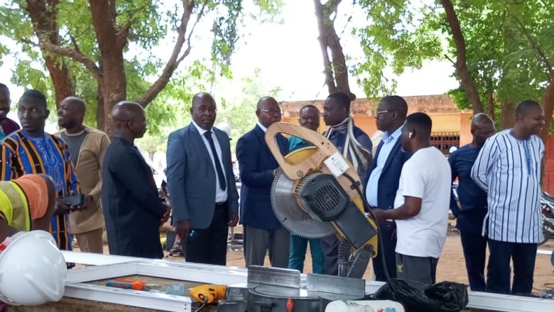 Supervision des examens du CFA 2025 à Lomé : les ministres togolais valorisent les métiers techniques, soutiennent l’insertion professionnelle des jeunes et réaffirment l’importance stratégique de la formation artisanale dans le développement territorial.