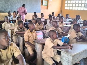 Le 15 septembre 2025, la rentrée scolaire au Togo débute sous le signe de la mobilisation. Dans la Préfecture des Lacs, les autorités locales 