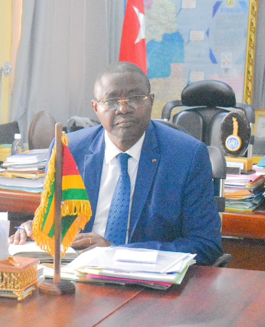 Le ministère de l’Administration Territoriale et la CNDH lancent un projet national de formation des chefs traditionnels pour lutter contre la stigmatisation et promouvoir les droits humains dans les cinq régions du Togo.
