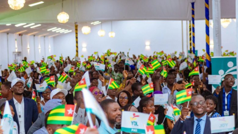 La deuxième édition du Youth Delivery Lab a mobilisé plus de 4000 jeunes à Lomé autour de l’agribusiness, du sport et de la cohésion sociale. Une plateforme festive et participative pour faire entendre les voix de la jeunesse dans les politiques publiques.