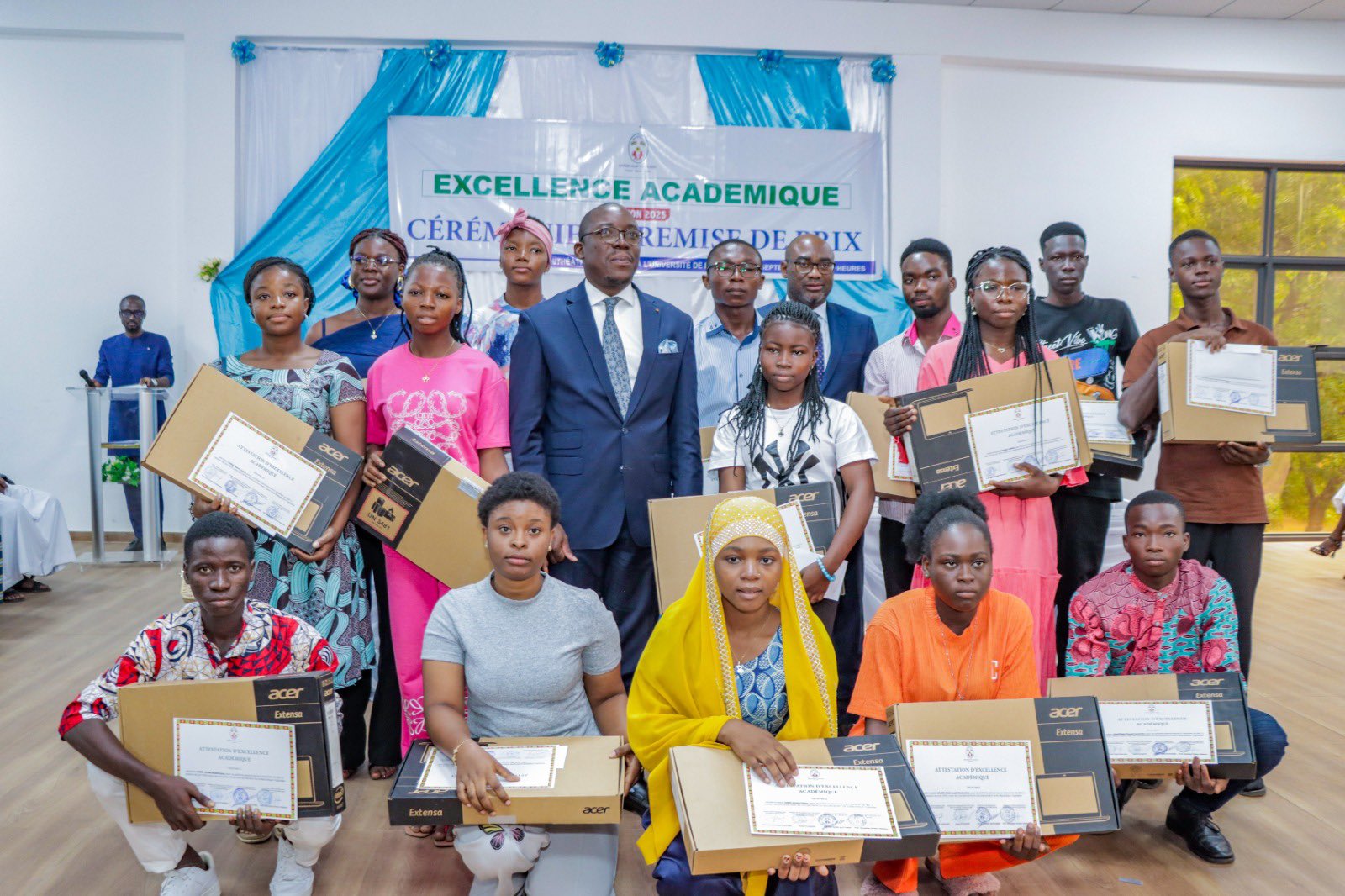 Cérémonie de l’Excellence Académique 2025 Togo : 222 lauréats récompensés pour leur mérite, symbole d’un Togo uni et tourné vers l’avenir.