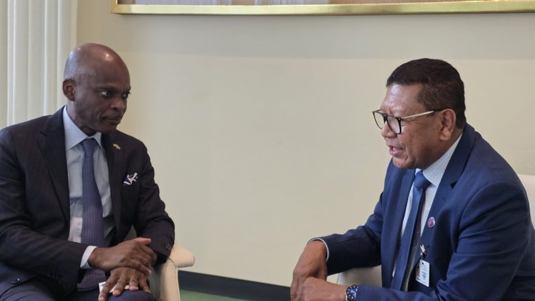 Le ministre Robert Dussey a rencontré le Secrétaire général du G7+, Dr. Helder da Costa, pour réaffirmer le soutien politique du Togo