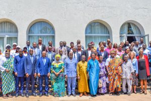 Le rapport de l'UNFPA 2025, lancé à Lomé, dénonce la "véritable crise de la fécondité" qui entrave le libre arbitre des jeunes en matière de procréation, appelant les gouvernements, dont le Togo, à lever les obstacles financiers et socio-économiques.