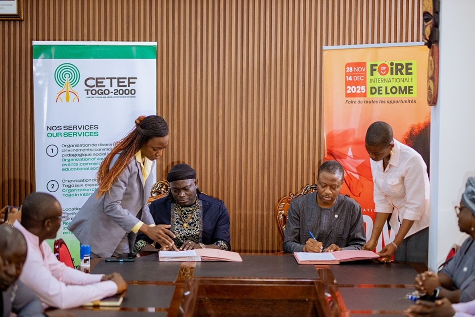 La Foire Internationale de Lomé s’offre une touche culturelle forte en nommant King Mensah égérie officielle de sa 20ᵉ édition. Du 28 novembre au 14 décembre, l’artiste incarnera l’esprit d’un événement où business et patrimoine se rencontrent.