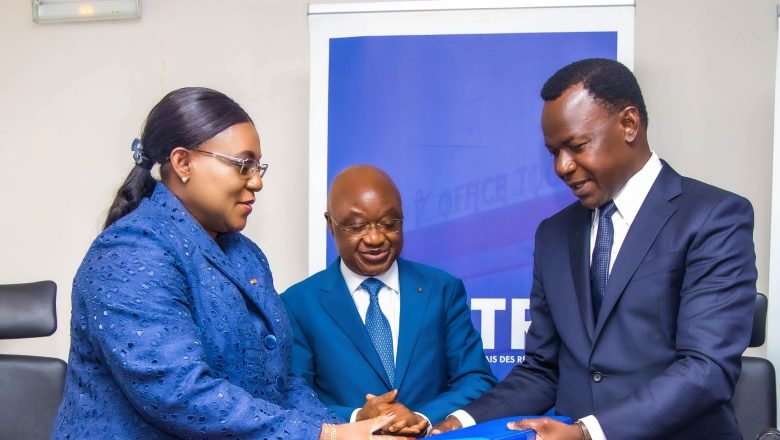À Lomé, Yawa Djigbodi Tsègan succède à Philippe Tchodiè à la tête de l’OTR. Une nomination stratégique pour renforcer la performance fiscale et accompagner les ambitions économiques du Togo.