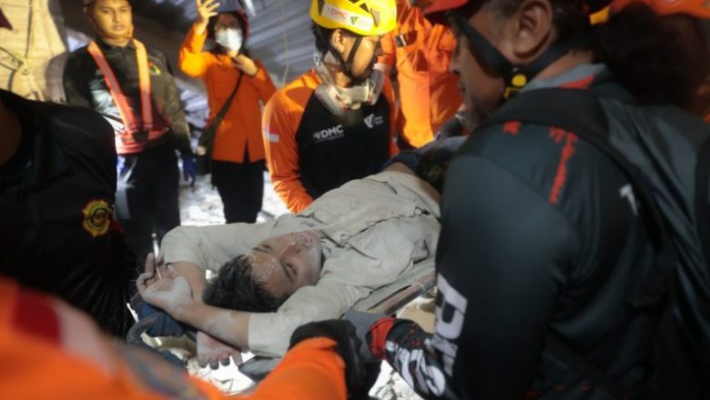 Séisme Sidoarjo Java-Est école islamique : au moins six morts, des élèves piégés, les secours s’activent face à l’urgence humanitaire.