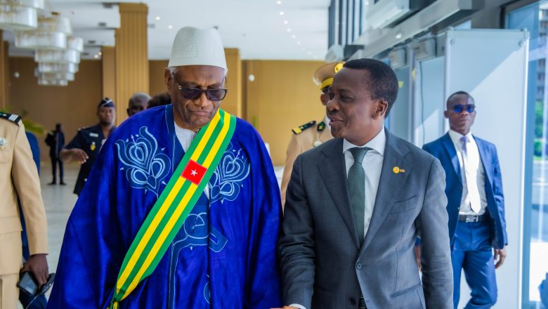 Le président de l’Assemblée nationale participe à l’ouverture de la session ordinaire du Sénat. Cette synergie parlementaire marque le lancement des travaux sur le budget 2026 et renforce l’unité républicaine togolaise.