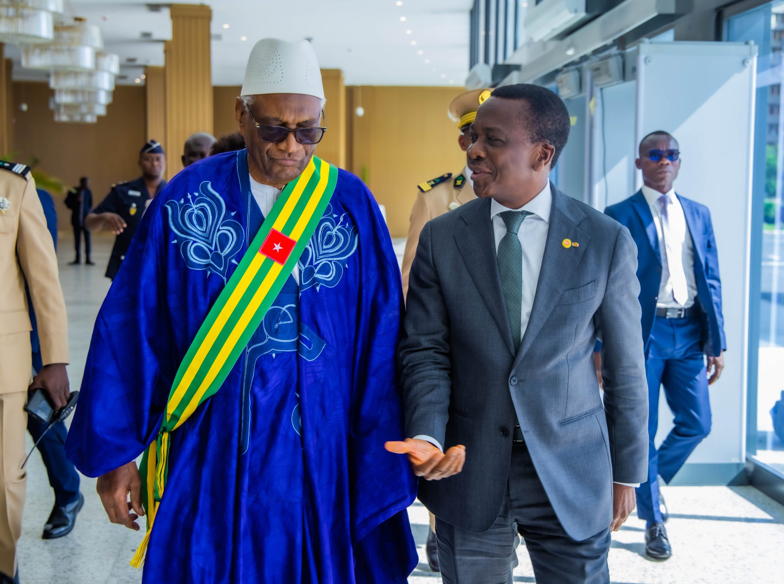 Le président de l’Assemblée nationale participe à l’ouverture de la session ordinaire du Sénat. Cette synergie parlementaire marque le lancement des travaux sur le budget 2026 et renforce l’unité républicaine togolaise.