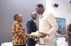 Le 7ᵉ Dialogue du FAFOA explore les réformes fiscales pour financer le développement en Afrique de l’Ouest. Le Dr ADOYI plaide pour une fiscalité incitative, verte et inclusive, au service des ODD et de l’Agenda 2063.