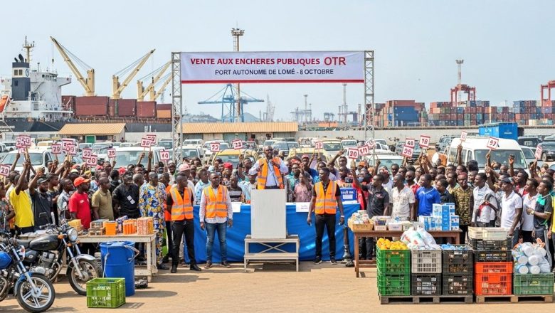 L’OTR organise une vente aux enchères publiques au Port de Lomé dès le 8 octobre. Quarante-quatre conteneurs à saisir pour dynamiser l’économie, renforcer la transparence et fluidifier les opérations douanières.