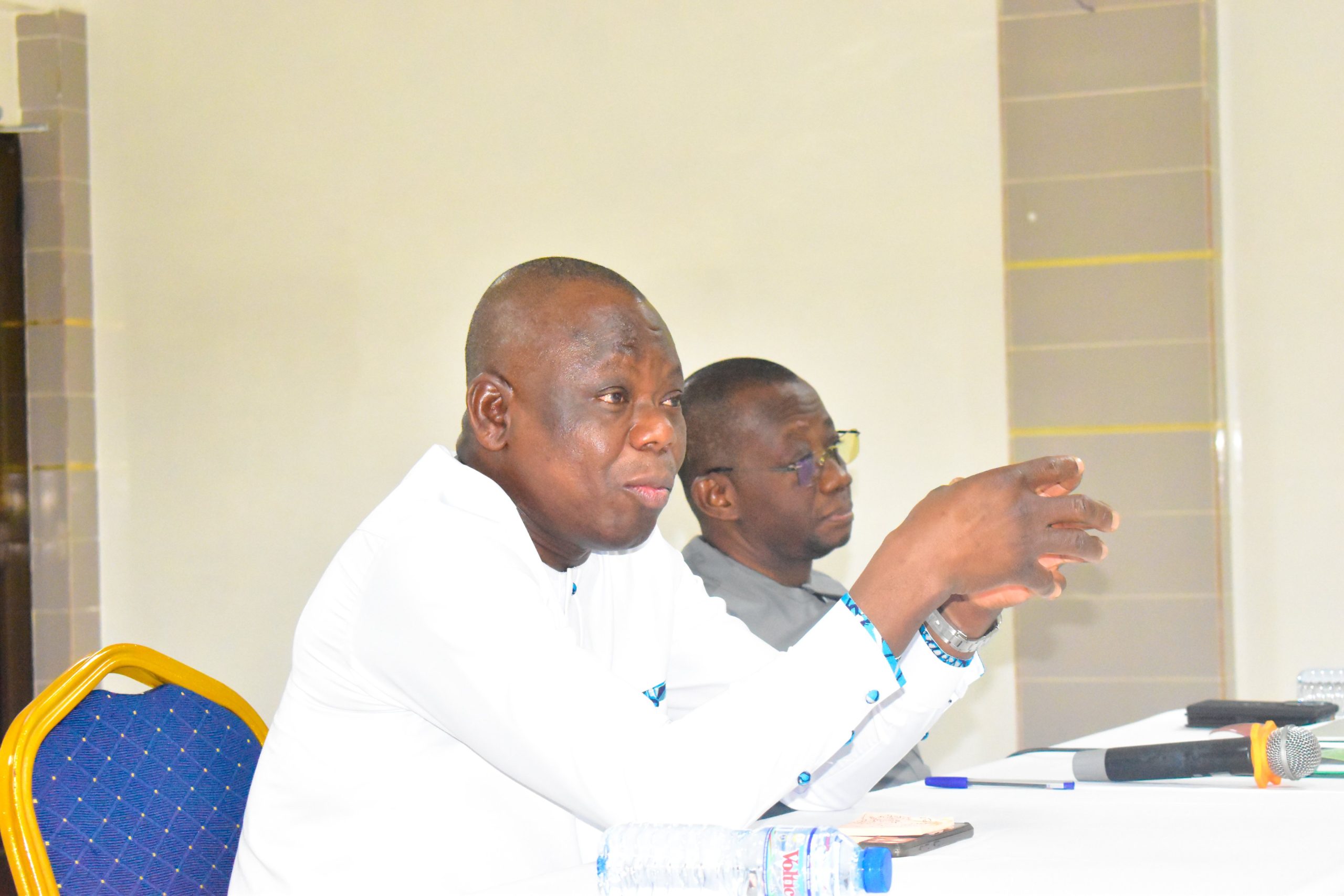 À Lomé, le Togo valide son bilan sanitaire 2024 et fixe les priorités 2025. AMU, infrastructures, soins élargis : vers une couverture santé plus inclusive.
