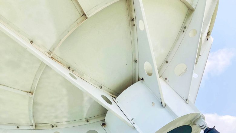 Le Togo modernise sa météo agricole grâce au FSRP et à l’ANAMET : satellites, stations mobiles et alertes vocales pour renforcer la résilience des fermiers face au climat.