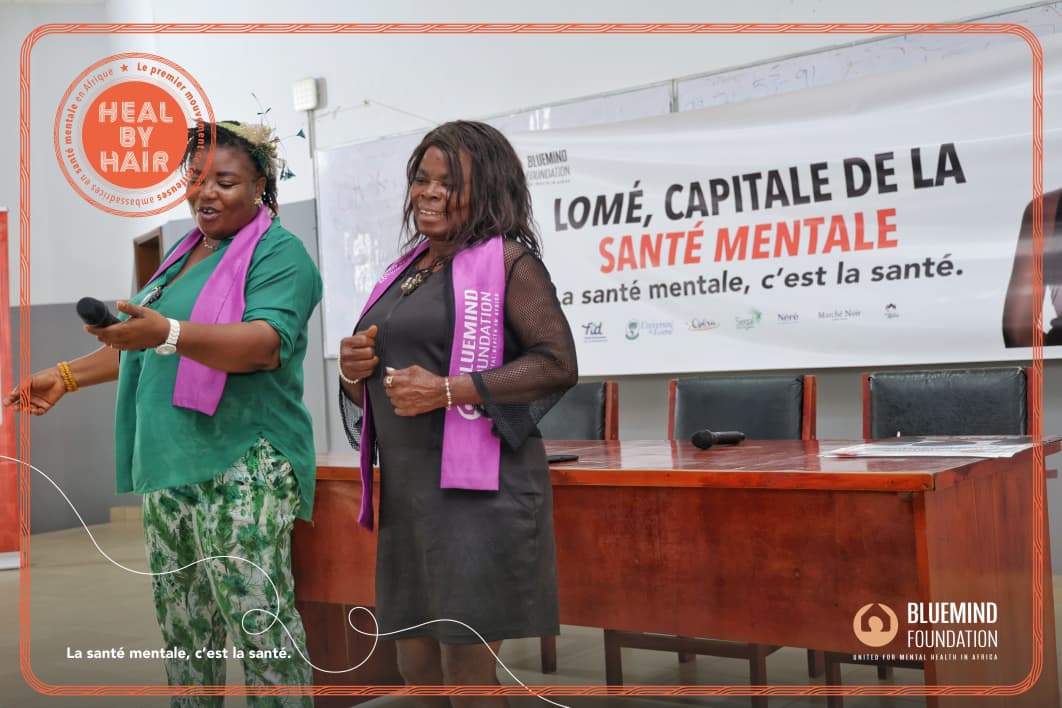 Le Togo lance HealByHair5 et forme 400 coiffeuses à l'écoute active en santé mentale. L'initiative pionnière de la Bluemind Foundation