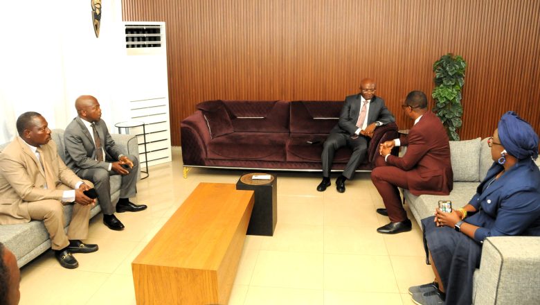 À un mois de la Foire Internationale de Lomé, le Togo affine ses préparatifs. Inspection ministérielle, innovations numériques et ambition régionale : la 20ᵉ édition s’annonce mémorable.