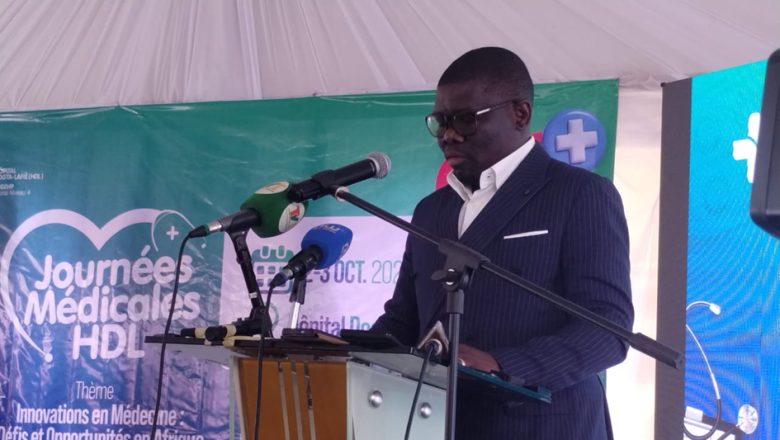 Lomé devient le cœur de l'innovation médicale africaine. L'Hôpital Dogta-Lafiè y organise ses Premières Journées Médicales, présentant comment les drones, la téléconsultation et les tests POC redéfinissent la prise en charge des maladies (transmissibles et non transmissibles) au Togo et sur le continent.