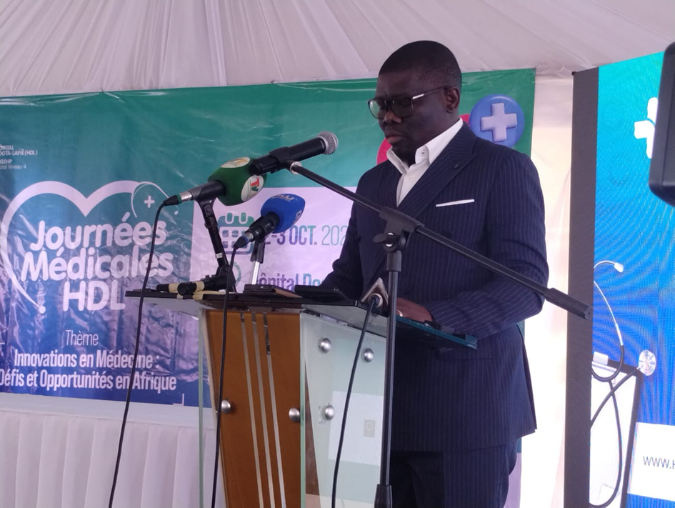 Lomé devient le cœur de l'innovation médicale africaine. L'Hôpital Dogta-Lafiè y organise ses Premières Journées Médicales, présentant comment les drones, la téléconsultation et les tests POC redéfinissent la prise en charge des maladies (transmissibles et non transmissibles) au Togo et sur le continent.
