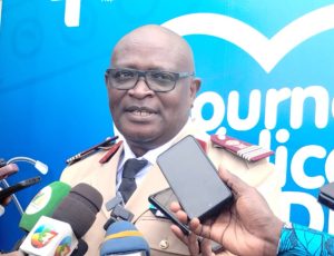 Lomé devient le cœur de l'innovation médicale africaine. L'Hôpital Dogta-Lafiè y organise ses Premières Journées Médicales, présentant comment les drones, la téléconsultation et les tests POC redéfinissent la prise en charge des maladies (transmissibles et non transmissibles) au Togo et sur le continent.
