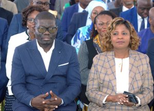 Lomé devient le cœur de l'innovation médicale africaine. L'Hôpital Dogta-Lafiè y organise ses Premières Journées Médicales, présentant comment les drones, la téléconsultation et les tests POC redéfinissent la prise en charge des maladies (transmissibles et non transmissibles) au Togo et sur le continent.