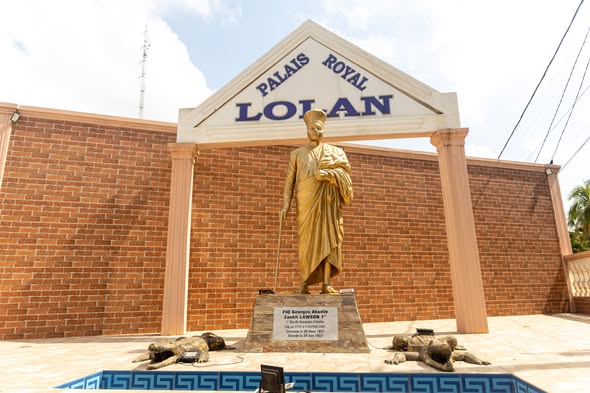 Togo : Crise explosive au Palais Lolan à Aného. Le Prince Bonéro dénonce une "régence trafiquée", le pillage d'objets sacrés