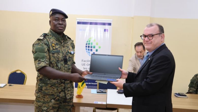 L’Union européenne équipe le Togo contre les engins explosifs improvisés avec un appui de 115 millions FCFA. Objectif : protéger les communautés du nord et renforcer la sécurité civile.