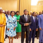 À Lomé, la Ve République togolaise est critiquée pour sa concentration du pouvoir et ses dérives autoritaires. Le régime de Faure Gnassingbé fait face à une contestation citoyenne croissante, sur fond de précarité et de verrouillage politique.