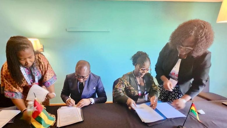 Le Togo et le Ghana signent un nouvel accord de services aériens pour renforcer la connectivité régionale et accélérer la mise en œuvre du Marché Unique du Transport Aérien en Afrique (MUTAA).