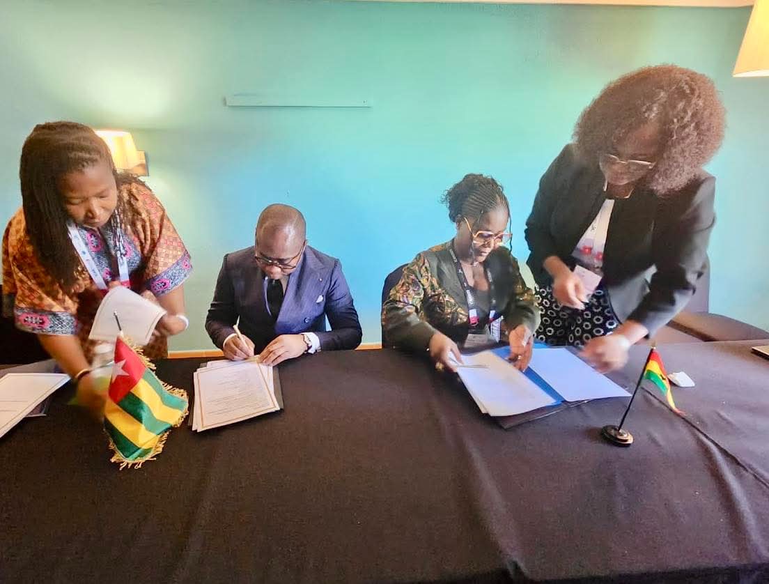 Le Togo et le Ghana signent un nouvel accord de services aériens pour renforcer la connectivité régionale et accélérer la mise en œuvre du Marché Unique du Transport Aérien en Afrique (MUTAA).