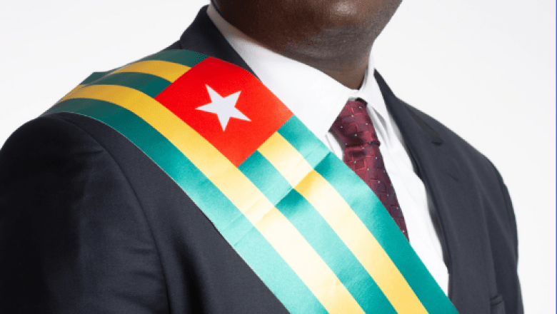 Au Togo, les nouveaux maires élus entreront en fonction à partir du 12 novembre 2025. Les cérémonies de passation de service, organisées dans les 117 communes, marquent une étape clé du processus de décentralisation et du renforcement de la gouvernance locale.