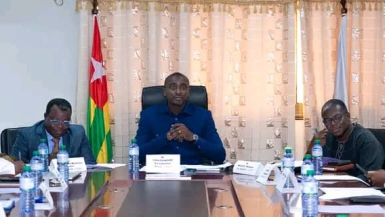 À Golfe 3, les élus municipaux adoptent leur règlement intérieur et installent les commissions pour lancer la mandature.