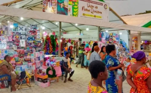 La 40ᵉ Grande Quinzaine commerciale de Lomé se tiendra du 18 décembre 2025 au 4 janvier 2026. L'incontournable événement de fin d'année promet promotions, ambiance festive et un impact économique majeur pour les PME et artisans togolais.