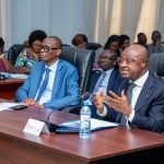 Le Sénat togolais examine le record budgétaire de 2 750 milliards FCFA pour 2026. Focus sur les mesures sociales, l'emploi des jeunes et l'exonération agricole.