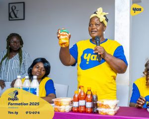 Clôture du programme Dagan Connectée 2025 à Atakpamé : 100 femmes commerçantes formées au numérique par Yas Togo pour dynamiser l'économie locale.