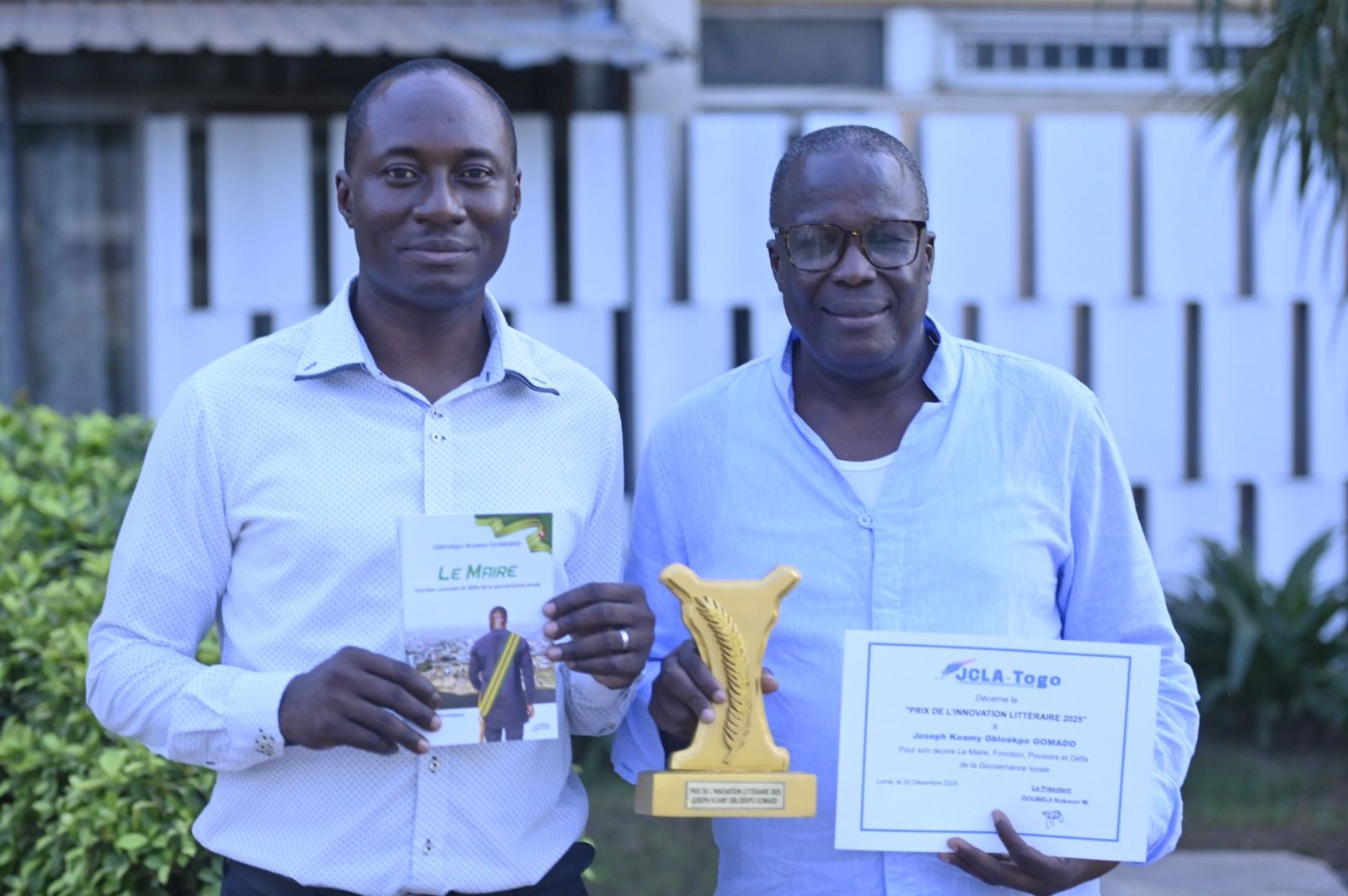 Le Maire du Golfe 1, Joseph Gomado, remporte le Prix de l'Innovation Littéraire 2025. Son ouvrage sur les défis de la gouvernance