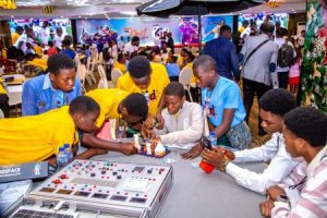Noël technologique à Lomé : 500 jeunes s'initient à l'intelligence artificielle et à la robotique aux Kids Innovations Days. Un événement phare sous le haut patronage du Chef de l'État pour propulser le Togo vers l'excellence numérique.
