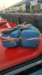 Deux jeunes Gambiens ont rejoint l’Espagne en parcourant près de 3 500 km d’océan avec de simples bidons comme flotteurs.