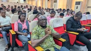 À l'Université de Lomé, l'Ambassadeur de l'UE, Gwilym Ceri Jones, prône un partenariat "d'égaux" avec l'Afrique. Un débat sans filtre sur la concurrence des puissances mondiales.