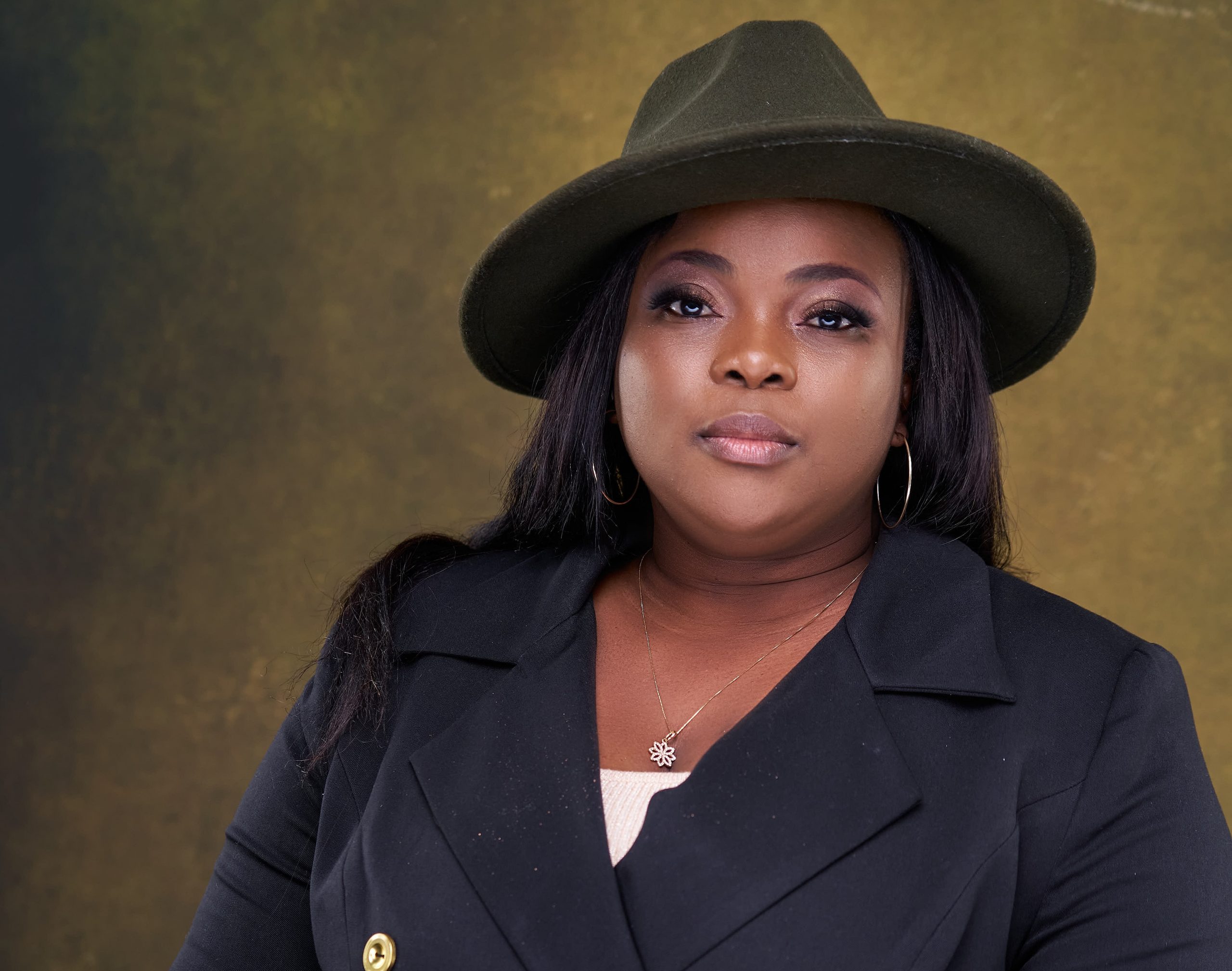 Togo: Noélie Elykem déchire son passeport sur TikTok